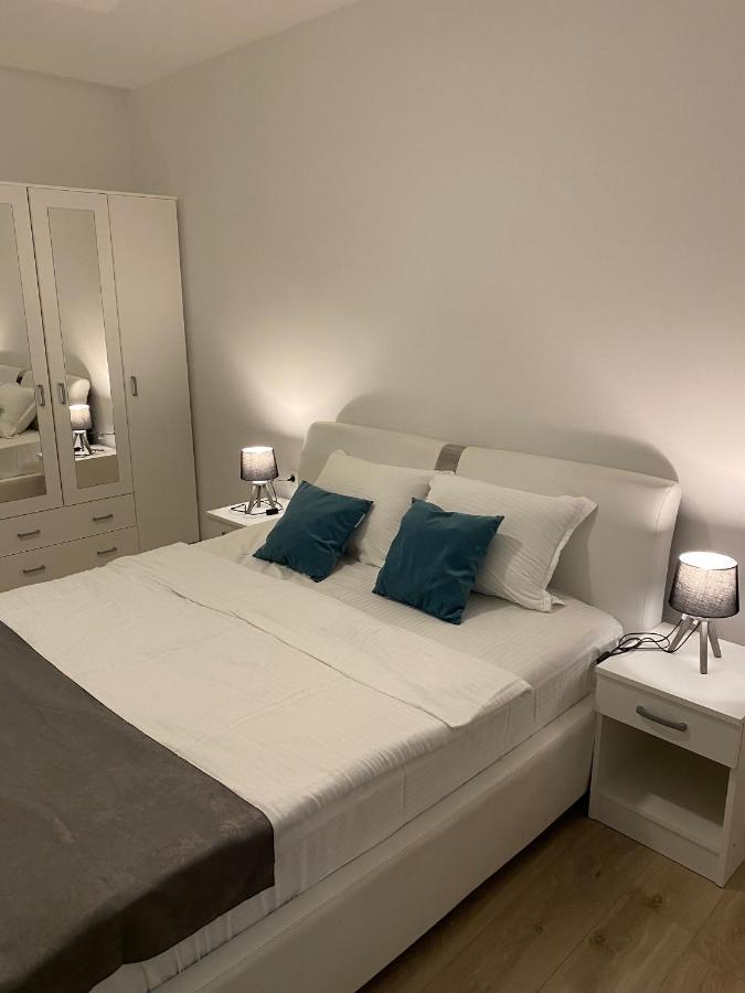 Apartments Sidro Dobra Voda Kültér fotó