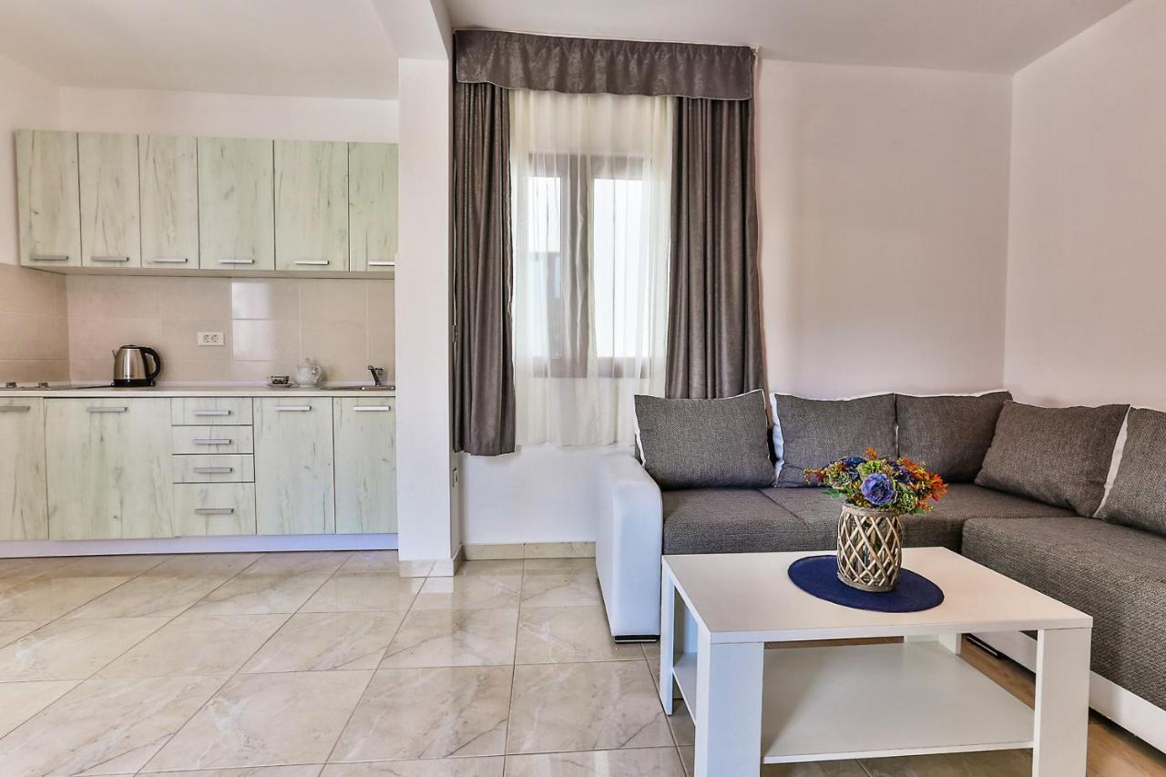 Apartments Sidro Dobra Voda Kültér fotó
