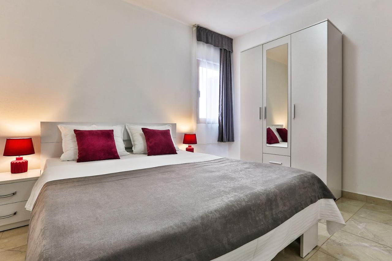 Apartments Sidro Dobra Voda Kültér fotó