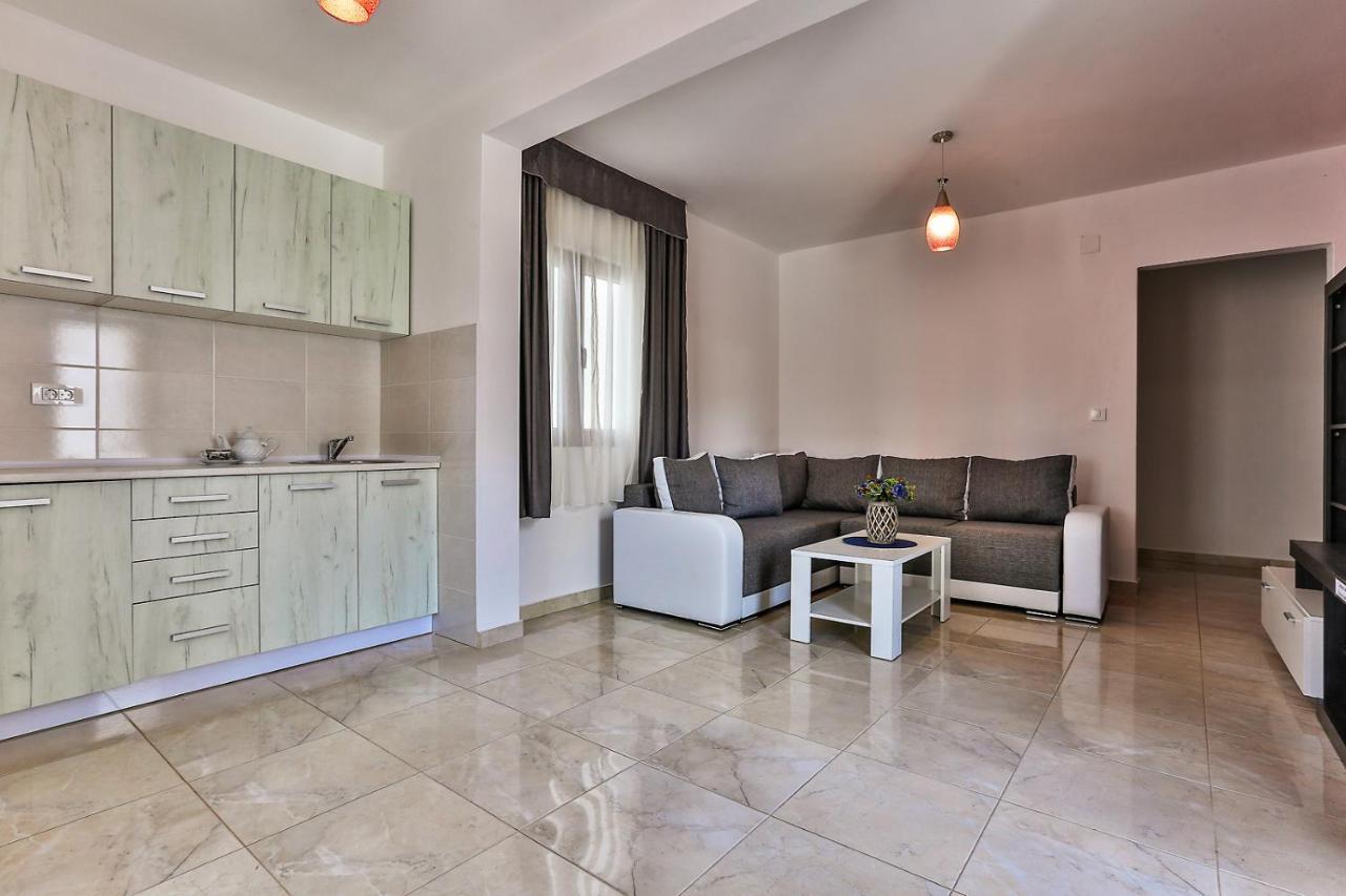 Apartments Sidro Dobra Voda Kültér fotó