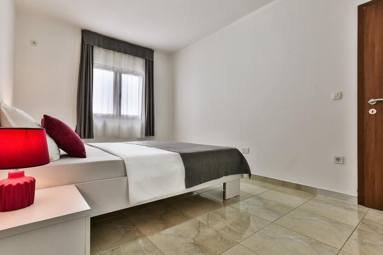 Apartments Sidro Dobra Voda Kültér fotó